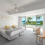 Bella Vista East 4 Oceanview, Golf Buggy, Valet Service & Shared Pool