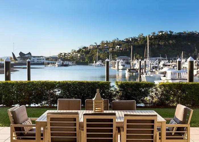 Pavillions 17 Waterfront With Private Pool And Buggy