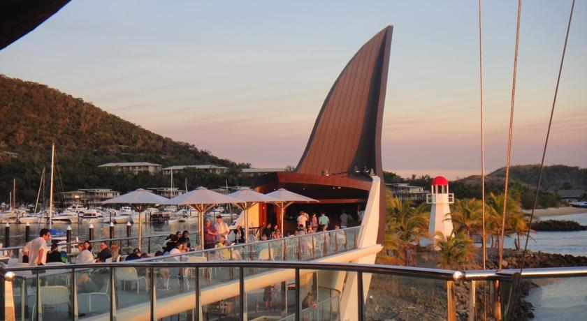 Casuarina Cove * Hamilton Island
