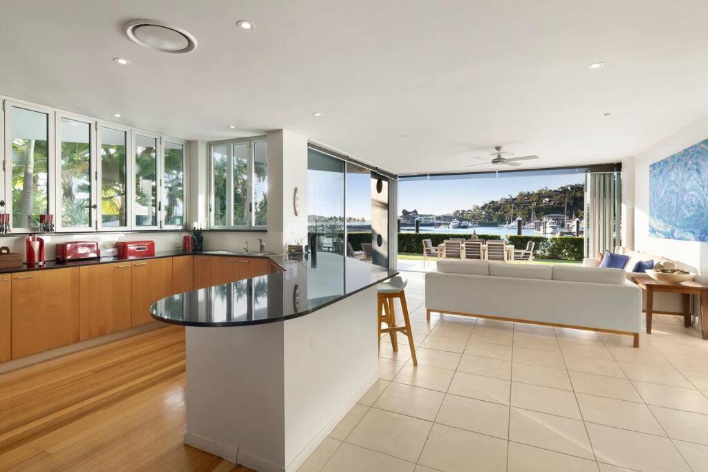 Pavillions 17 Waterfront With Private Pool And Buggy Apartamento Hamilton Island