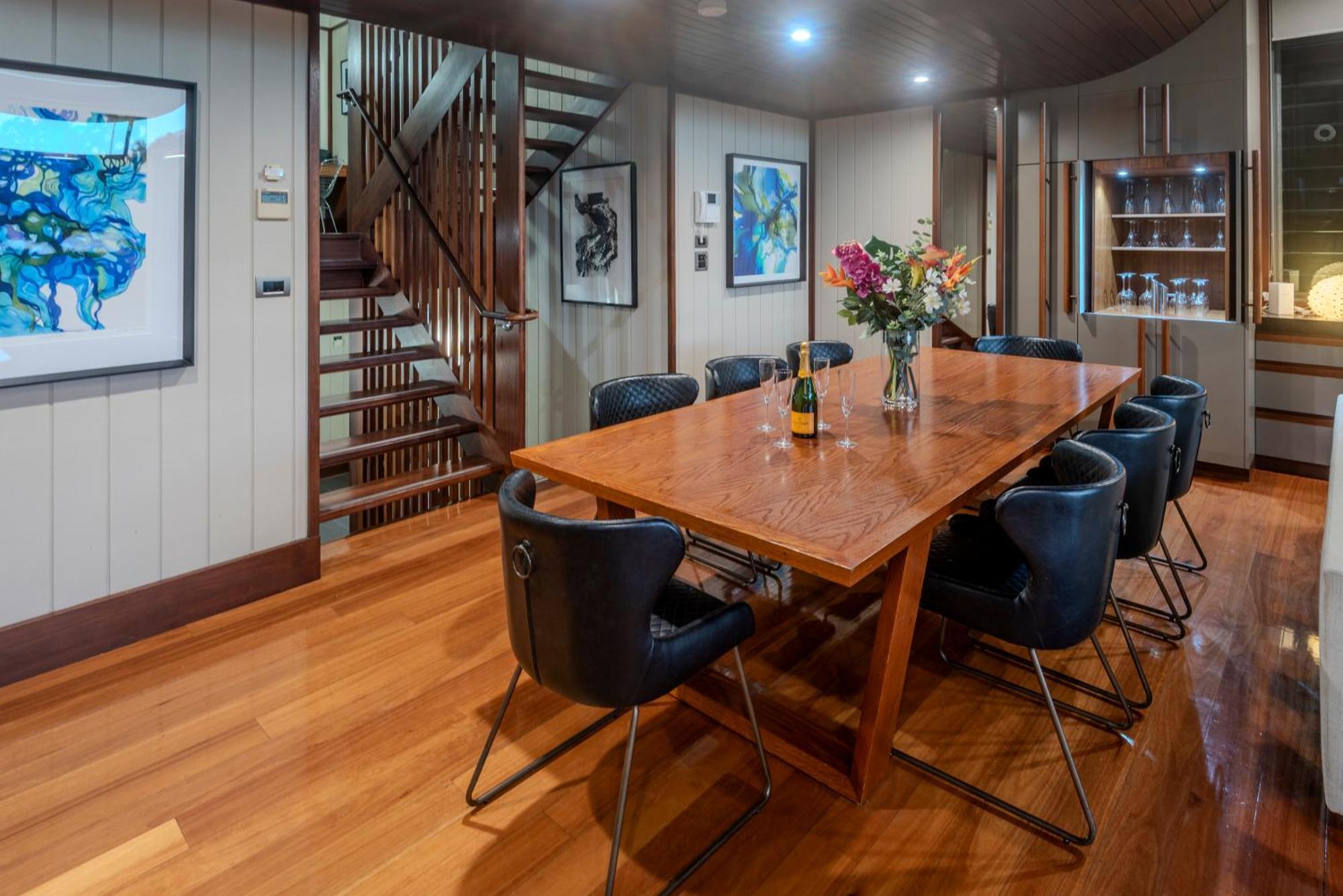 Yacht Club Apartment Hamilton Island