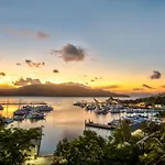 Yacht Harbour Tower 2, Hamilton Island - Million Dollar Views, Buggy & Valet Service