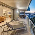 Yacht Harbour Tower 2, Hamilton Island - Million Dollar Views, Buggy & Valet Service