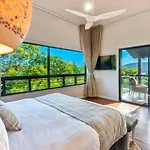 Point Blue On Hamilton Island By Hiha
