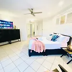 Ocean View Island 2-Bedroom Townhouse Buggy Valet Service Extra Queen Air Bed