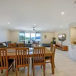 Poinciana Lodges - Ocean Views