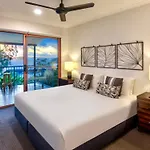 Heliconia 14 - Oceanviews And Buggy