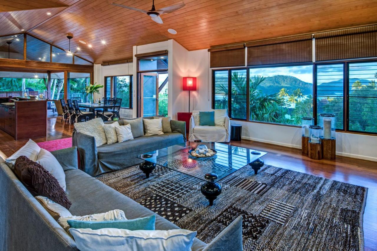 Holiday home Iluka Ocean Haven: Luxury With Infinity Pool And Golf Buggies
