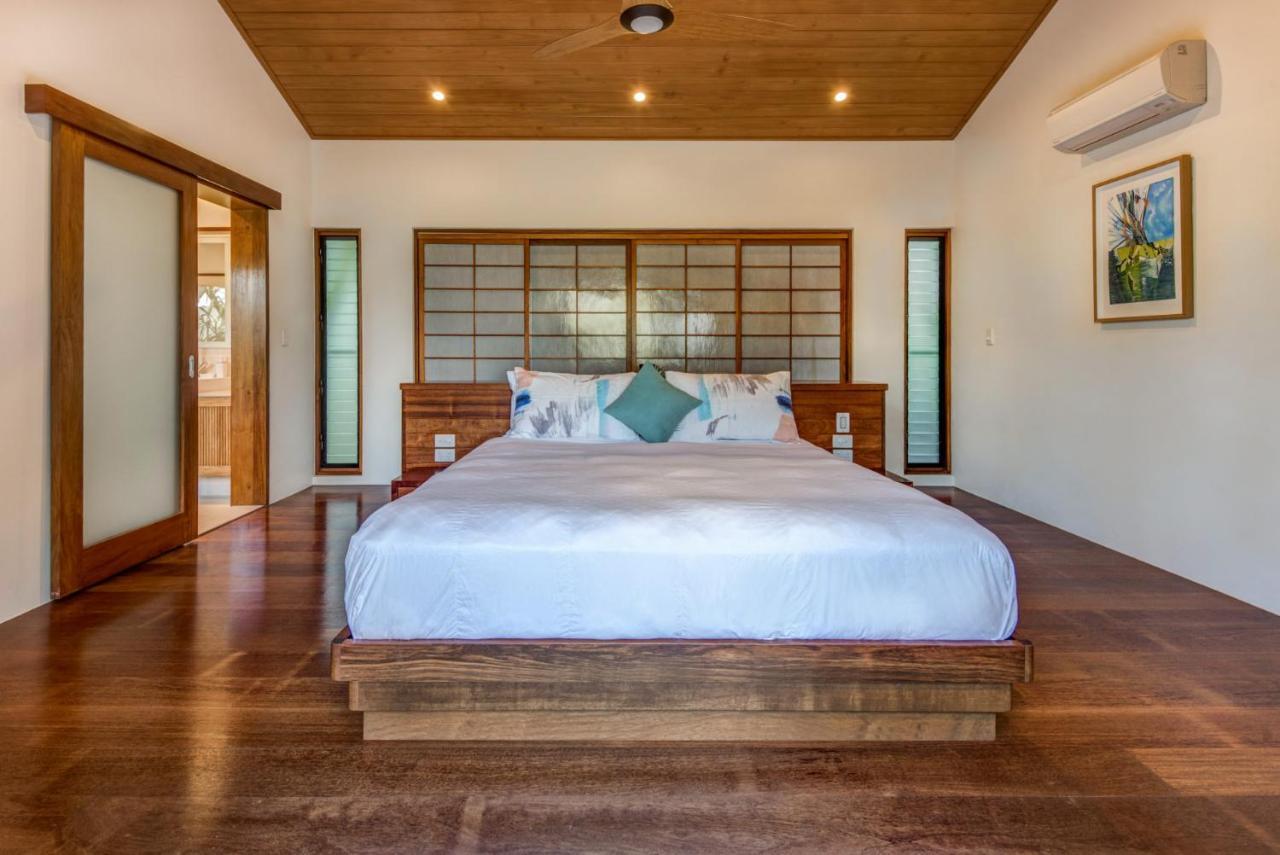 Iluka Ocean Haven: Luxury With Infinity Pool And Golf Buggies