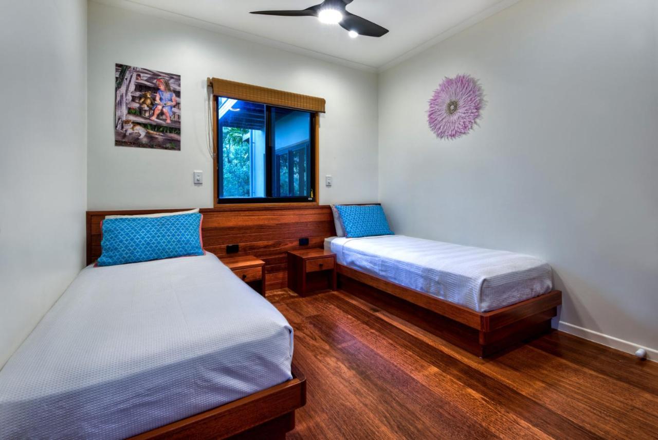 Iluka Ocean Haven: Luxury With Infinity Pool And Golf Buggies