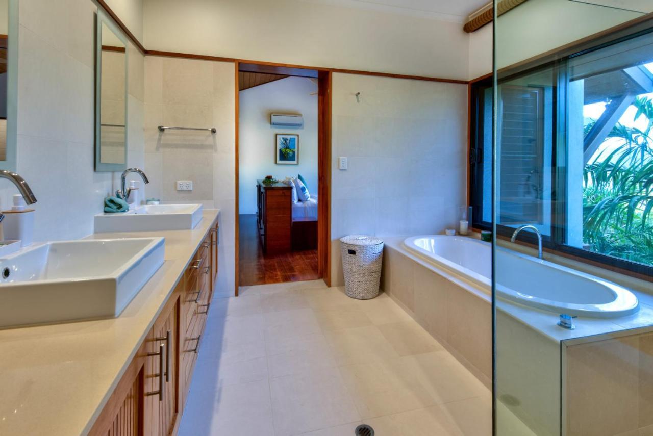 Iluka Ocean Haven: Luxury With Infinity Pool And Golf Buggies Holiday home Hamilton Island