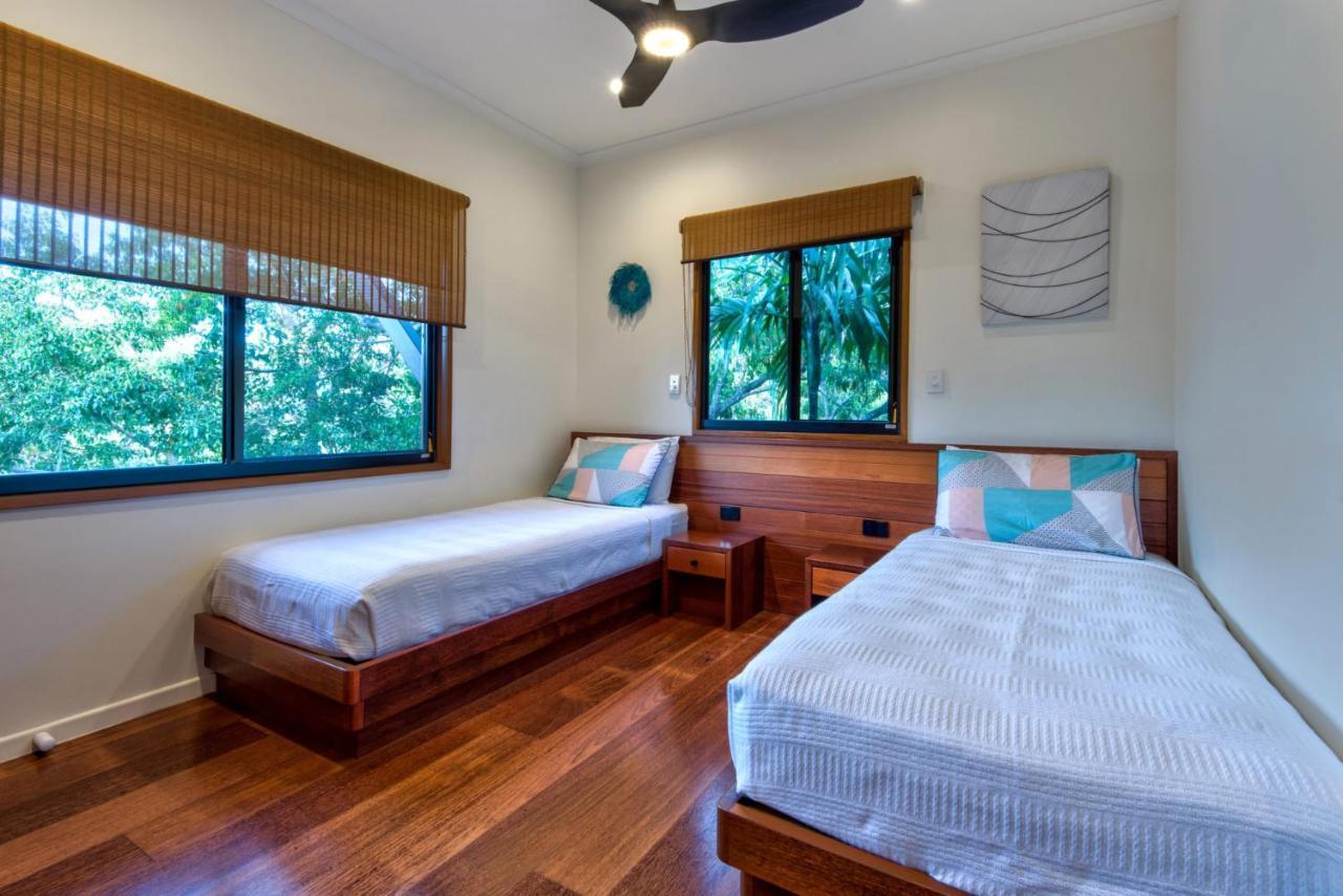 Holiday home Iluka Ocean Haven: Luxury With Infinity Pool And Golf Buggies *