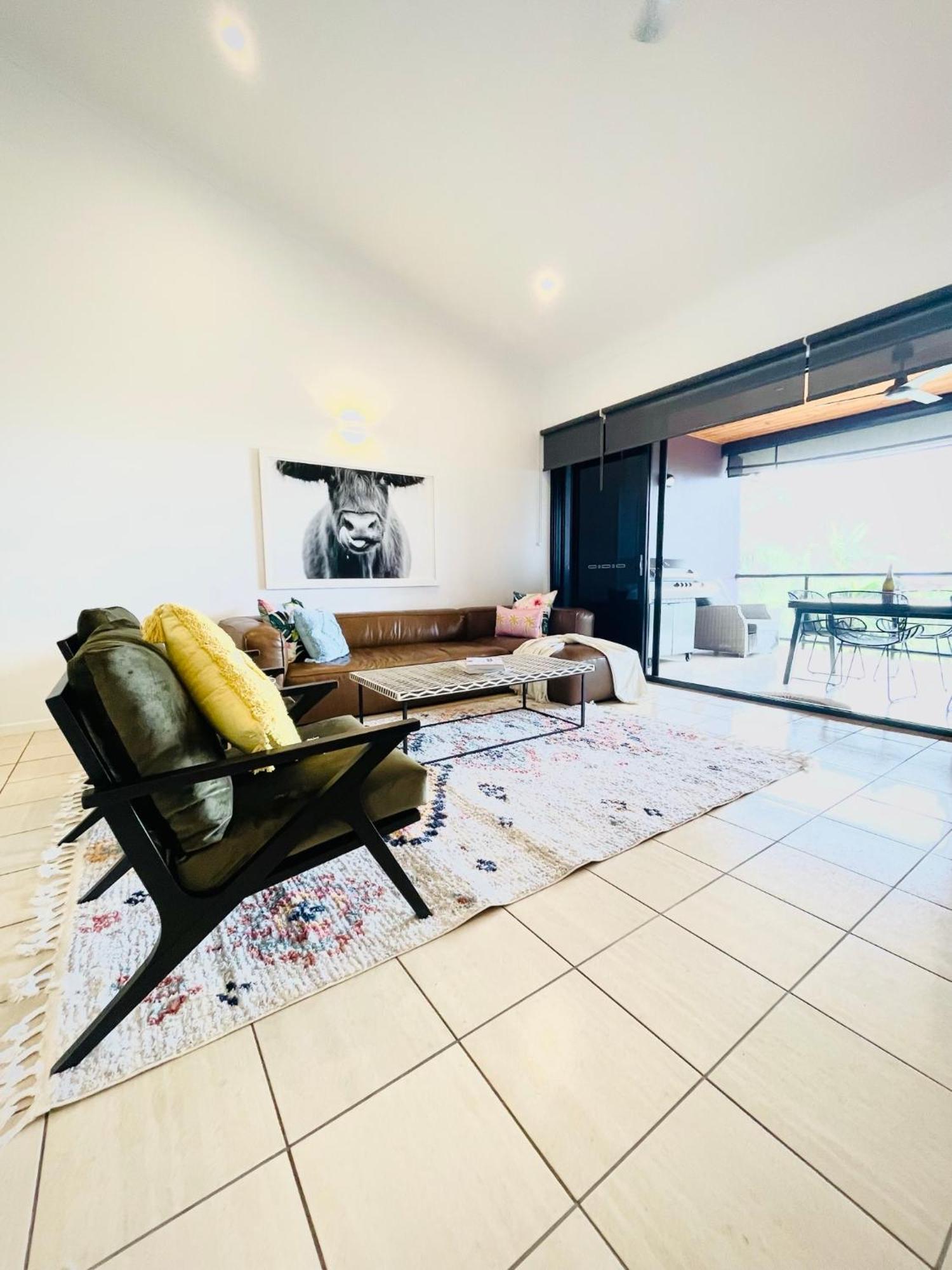 Holiday home Ocean View Island 2-bedroom Townhouse Buggy Valet Service Extra Queen Air Bed *