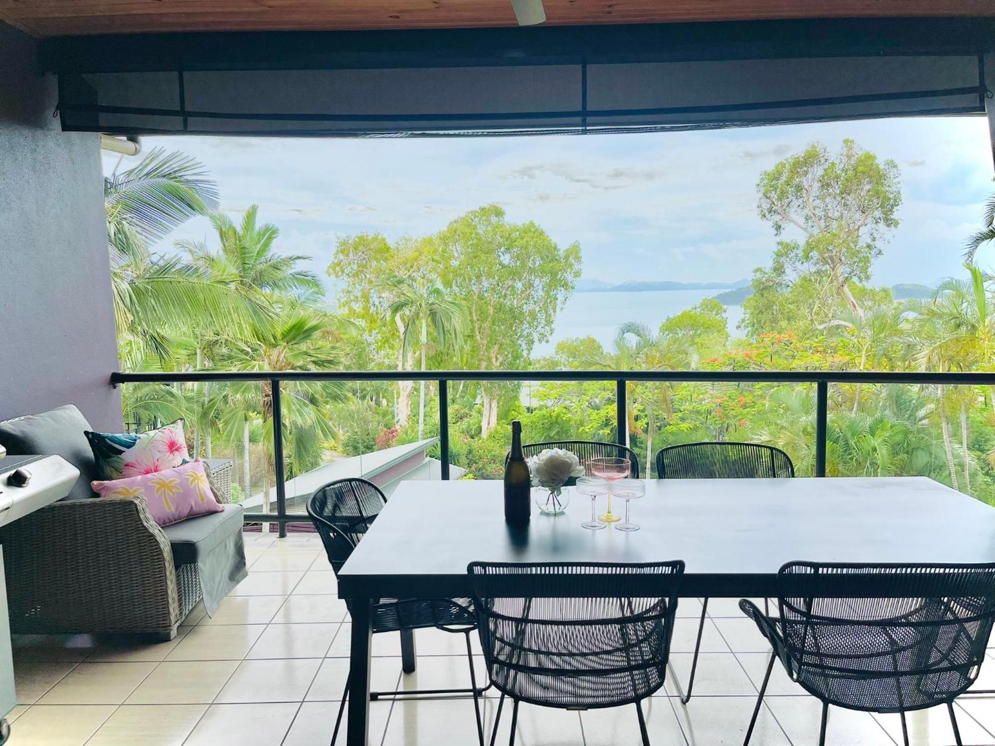 Ocean View Island 2-bedroom Townhouse Buggy Valet Service Extra Queen Air Bed Holiday home Hamilton Island