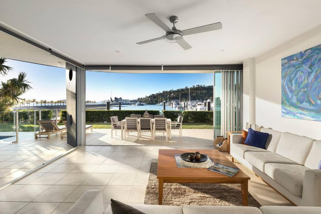 Apartment Pavillions 17 Waterfront With Private Pool And Buggy