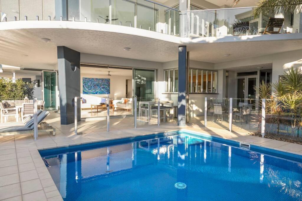 Pavillions 17 Waterfront With Private Pool And Buggy Apartment
