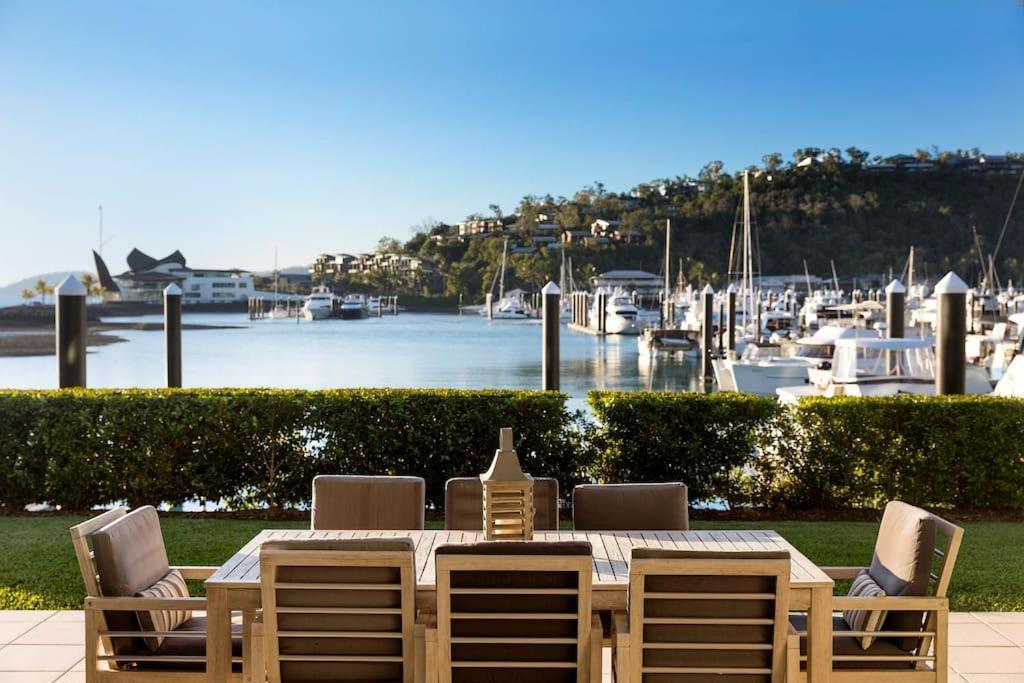 Pavillions 17 Waterfront With Private Pool And Buggy