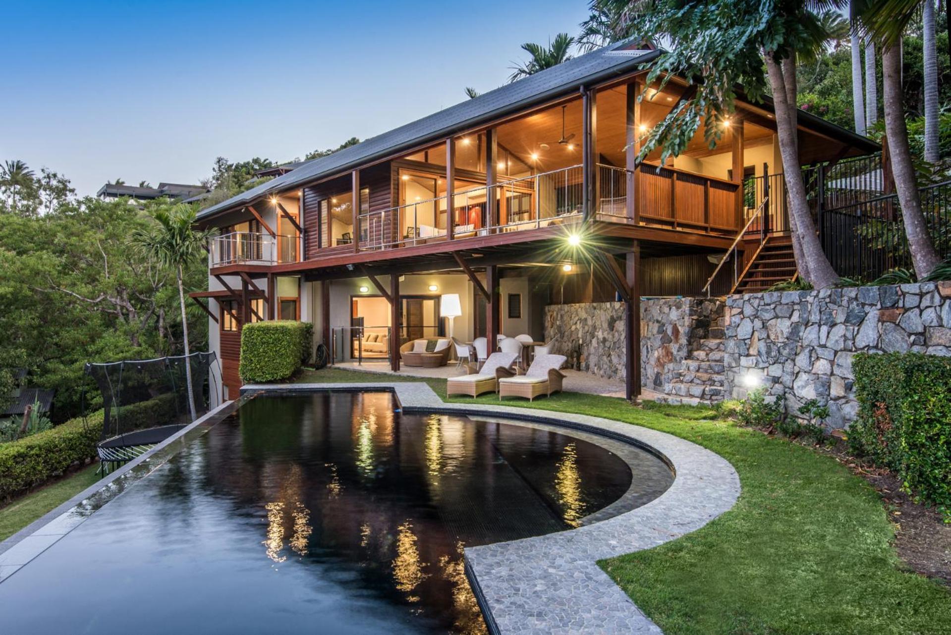 Iluka Ocean Haven: Luxury With Infinity Pool And Golf Buggies Hamilton Island