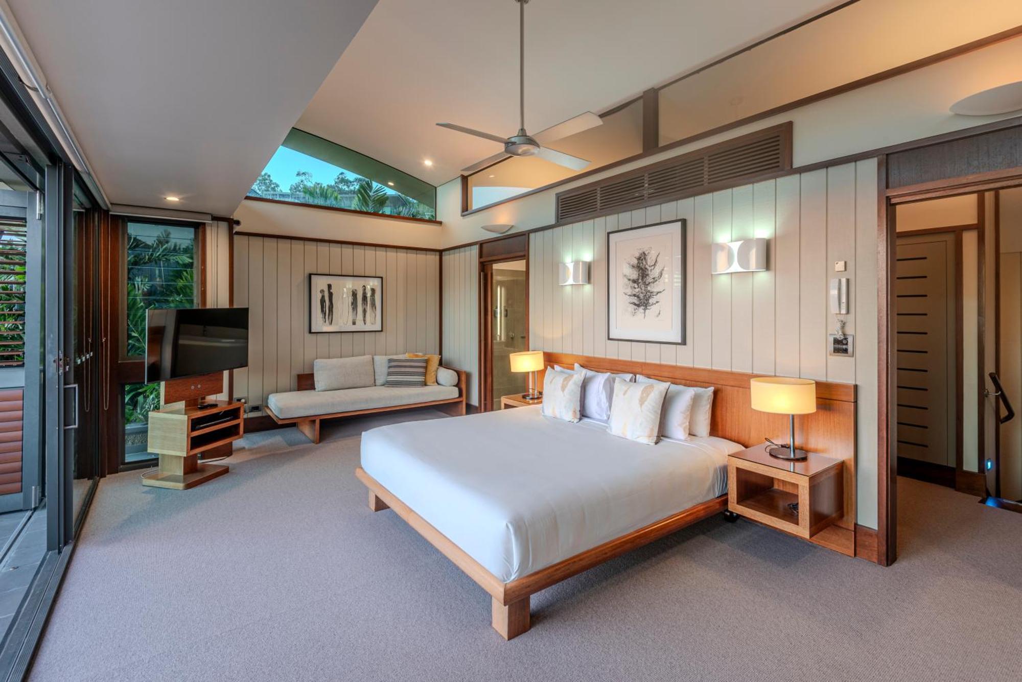 Yacht Club * Hamilton Island